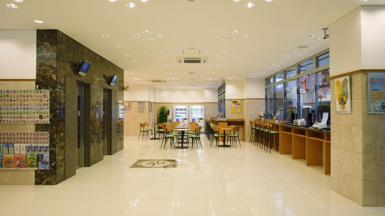 Toyoko Inn Okayama Eki Nishi Guchi Migi Екстериор снимка
